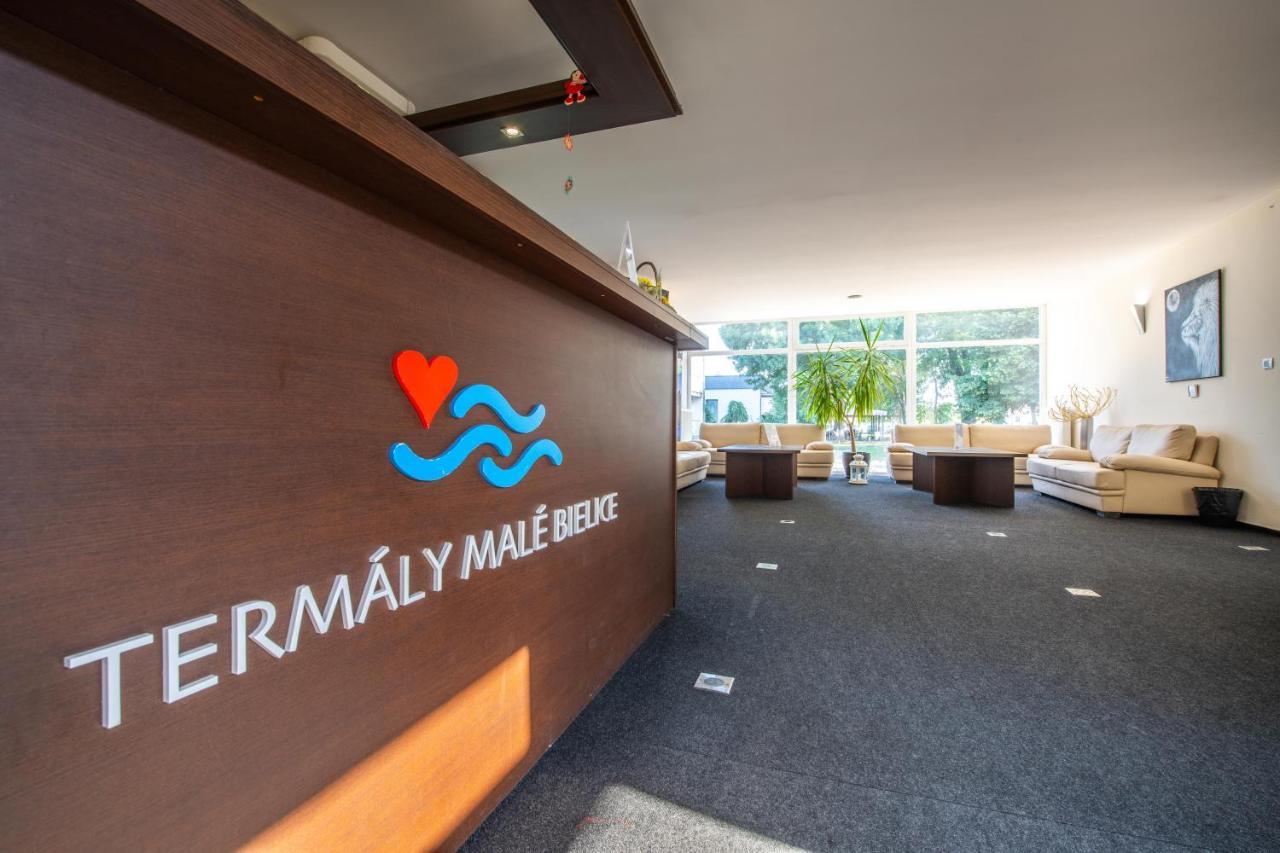 Termaly Male Bielice Hotel ปาร์ติซานสเก ภายนอก รูปภาพ