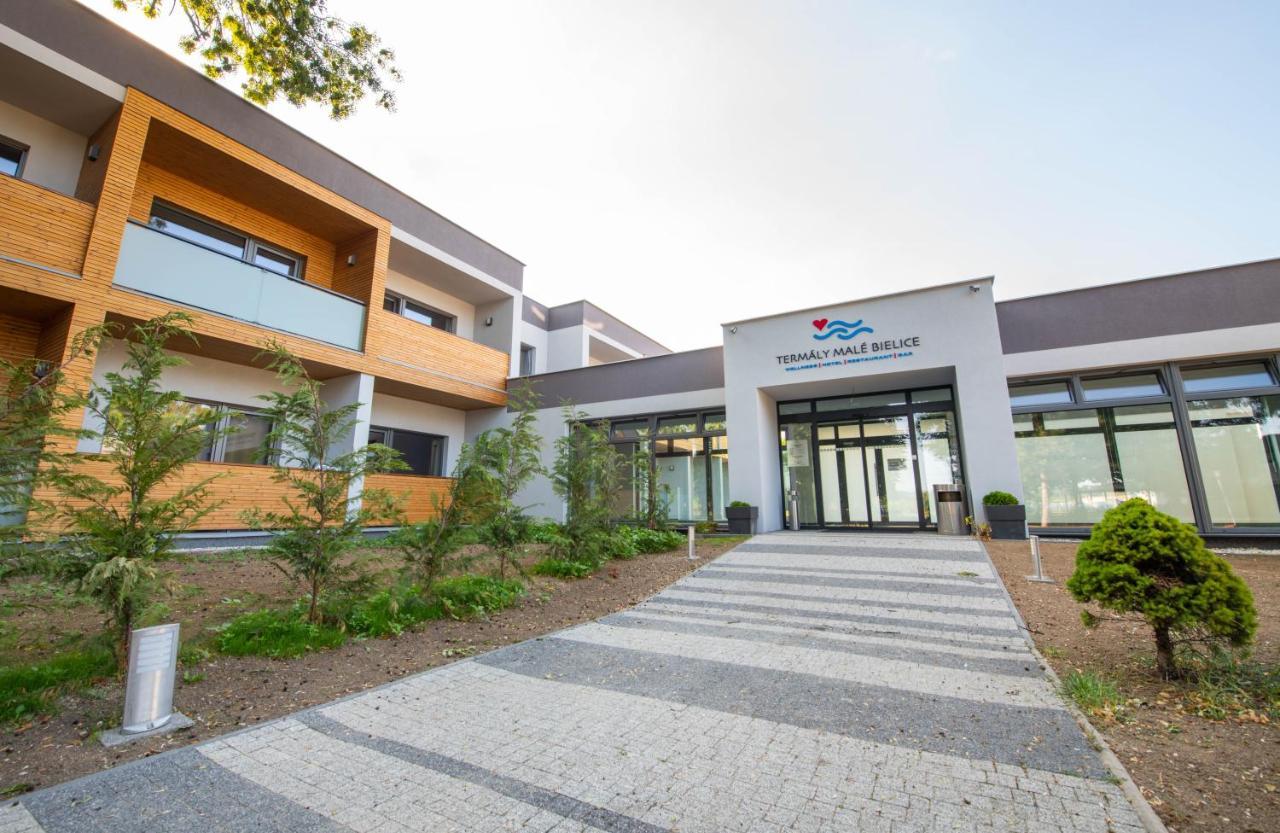 Termaly Male Bielice Hotel ปาร์ติซานสเก ภายนอก รูปภาพ