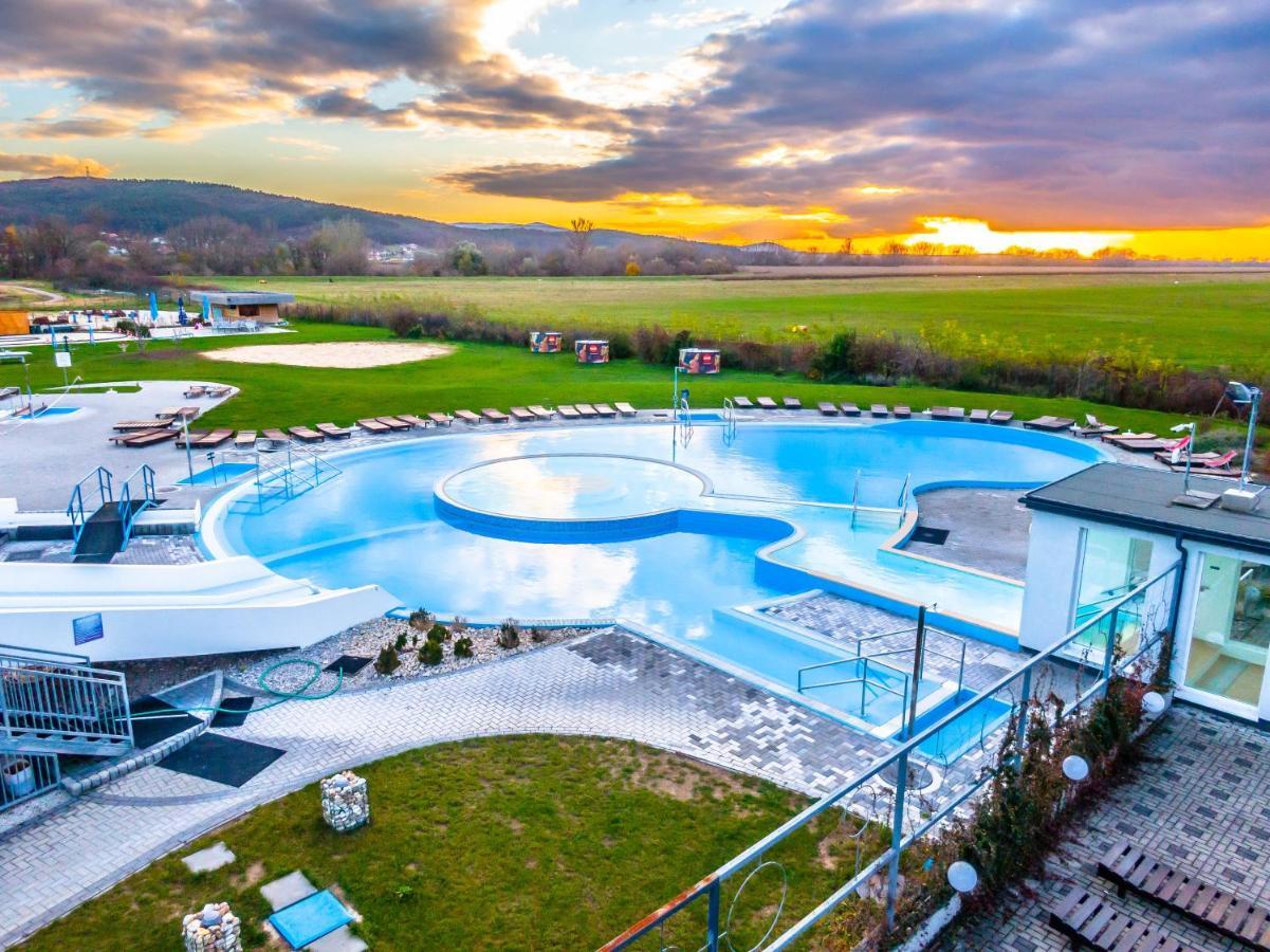 Termaly Male Bielice Hotel ปาร์ติซานสเก ภายนอก รูปภาพ